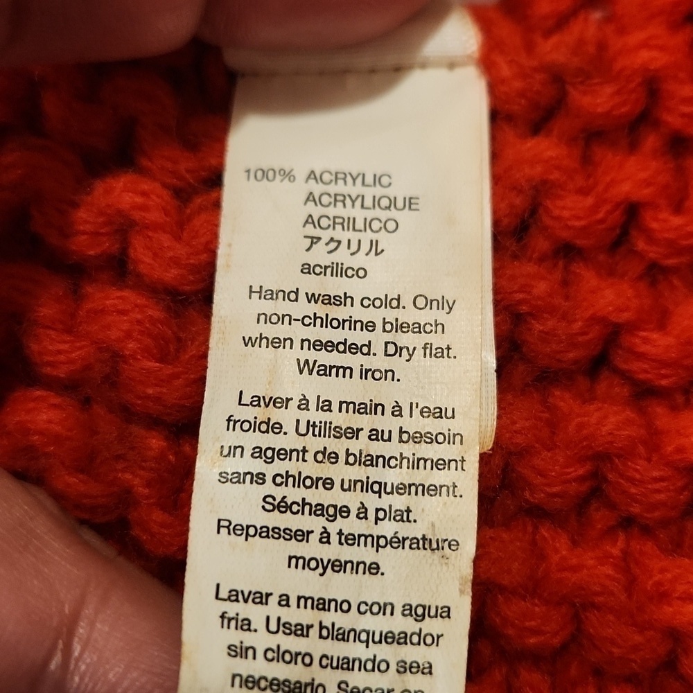 [Gap] Red Infinity Scarf - Picture 5 of 5